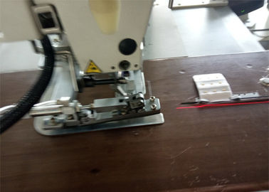 China Puntadas de la máquina de coser 8000 de la ropa interior del modelo del sujetador con el motor servo proveedor